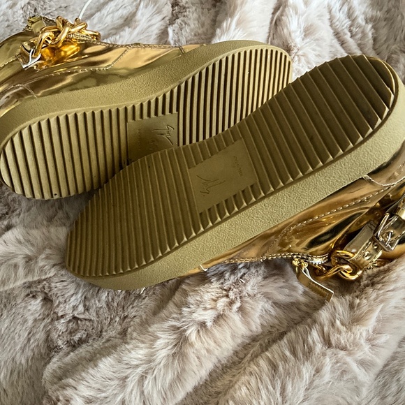**Giuseppe Zanotti Gold Mettalic Sneakers** - Picture 4 of 6